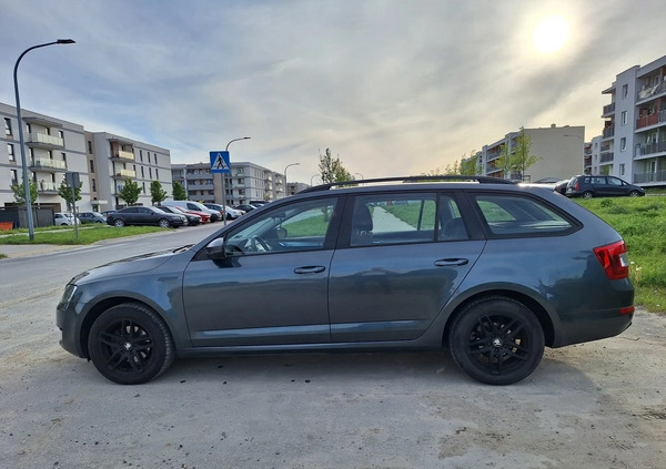 Skoda Octavia cena 46990 przebieg: 241000, rok produkcji 2016 z Lublin małe 37